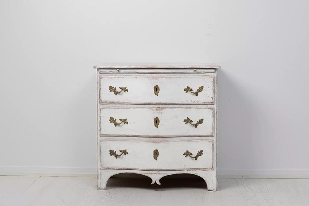 18th Century Swedish Baroque Chest of Drawers DLW