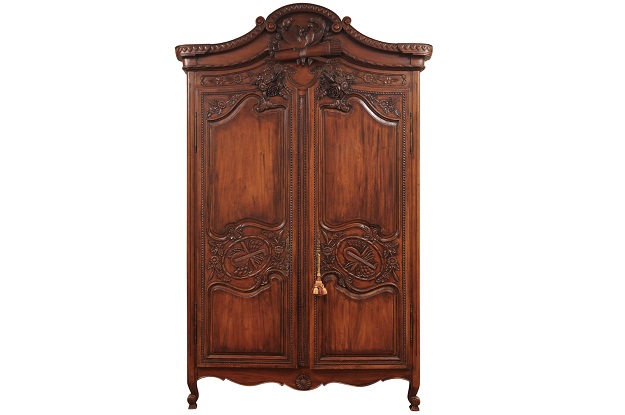 French 1890s Walnut Wedding Armoire with Carved Doves, Quiver and Lutes