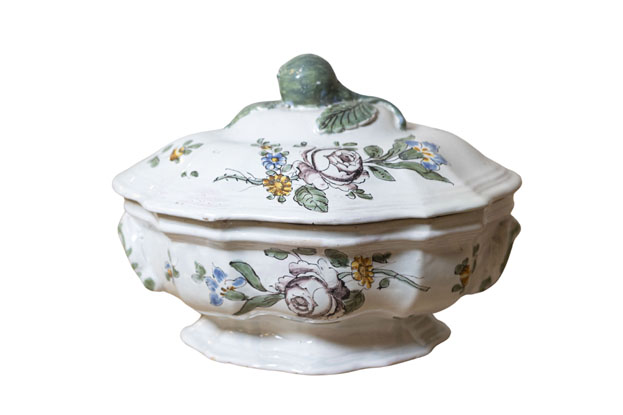 French 1750s Faience Oval Shaped Soup Tureen from Bordeaux with Floral Decor