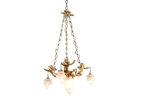 French 19th Century Gilt Metal Chandelier with Three Cherubs Holding the Lights
