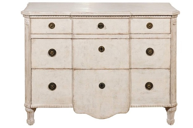 Swedish Painted Breakfront Three-Drawer Commode with Dentil Molding, circa 1880