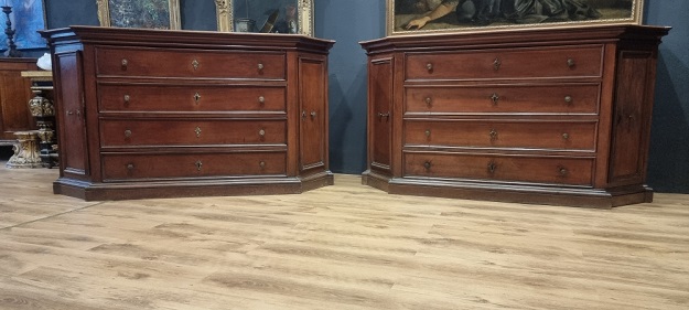 On Hold -- R1R -- Italian 17th Century Pair of Commodes