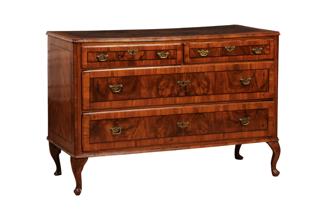 18th Century Venetian Walnut ad Mahogany Commode with Bookmatched Veneer DLW