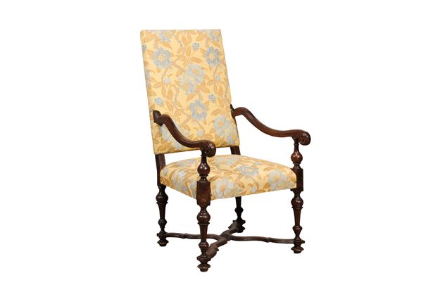Italian Baroque Period 17th Century Walnut Armchair with Carved X-Form Stretcher DLW