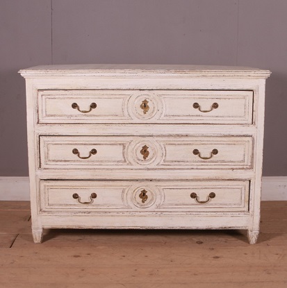 Belgian 1820s Cream Off white Painted Oak Commode with Three Drawers DLW