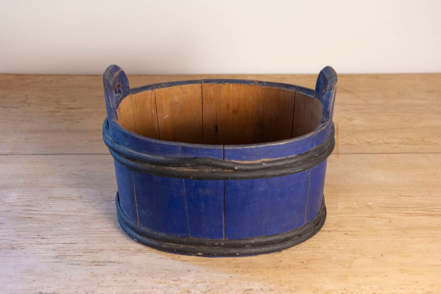 Swedish 1880s Oval Milk Tub with Blue and Black Paint and Distressed Patina - JAA