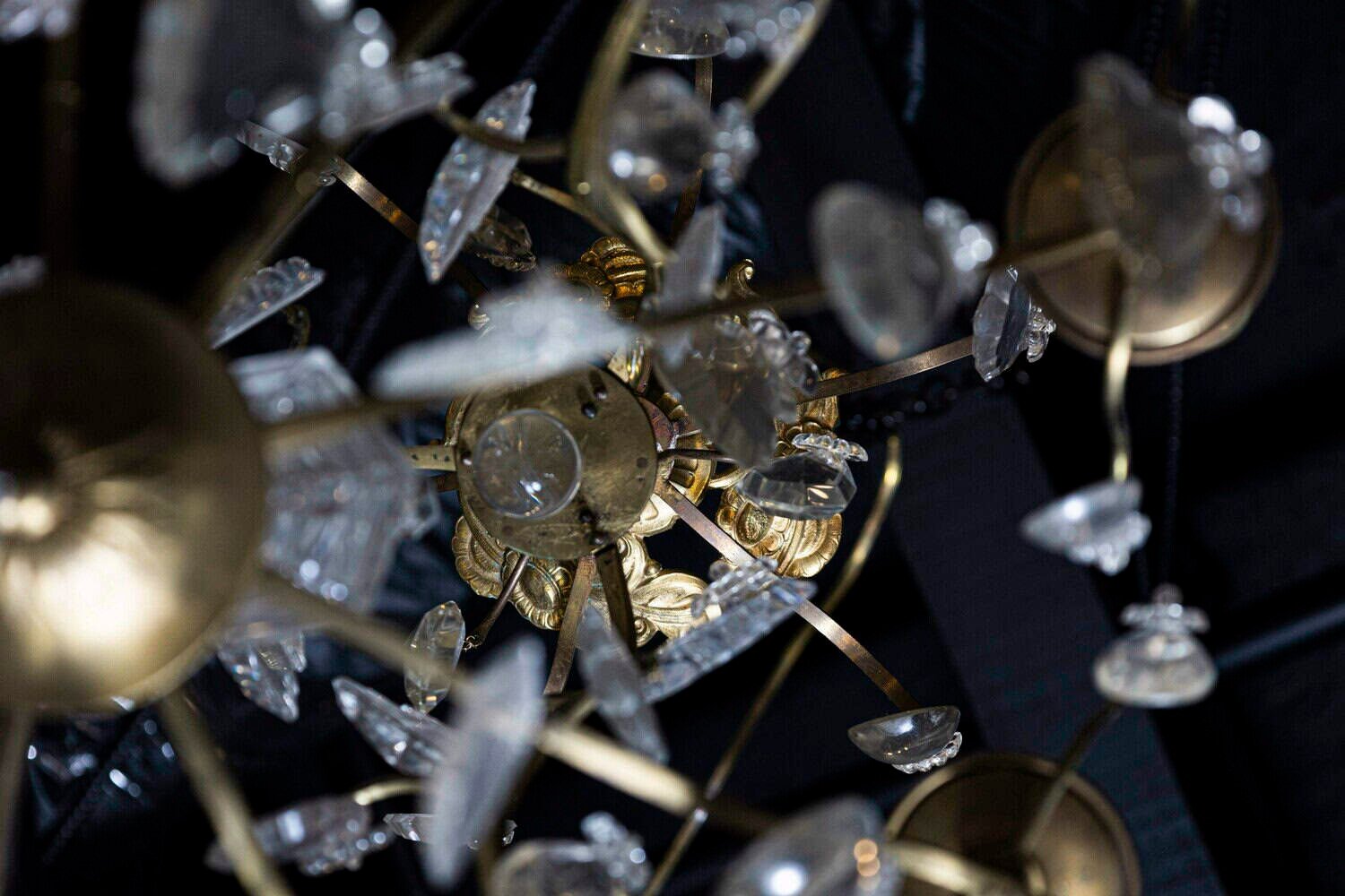 French 19th Century Six-Light Crystal Chandelier with Scrolled Brass Armature - JAA