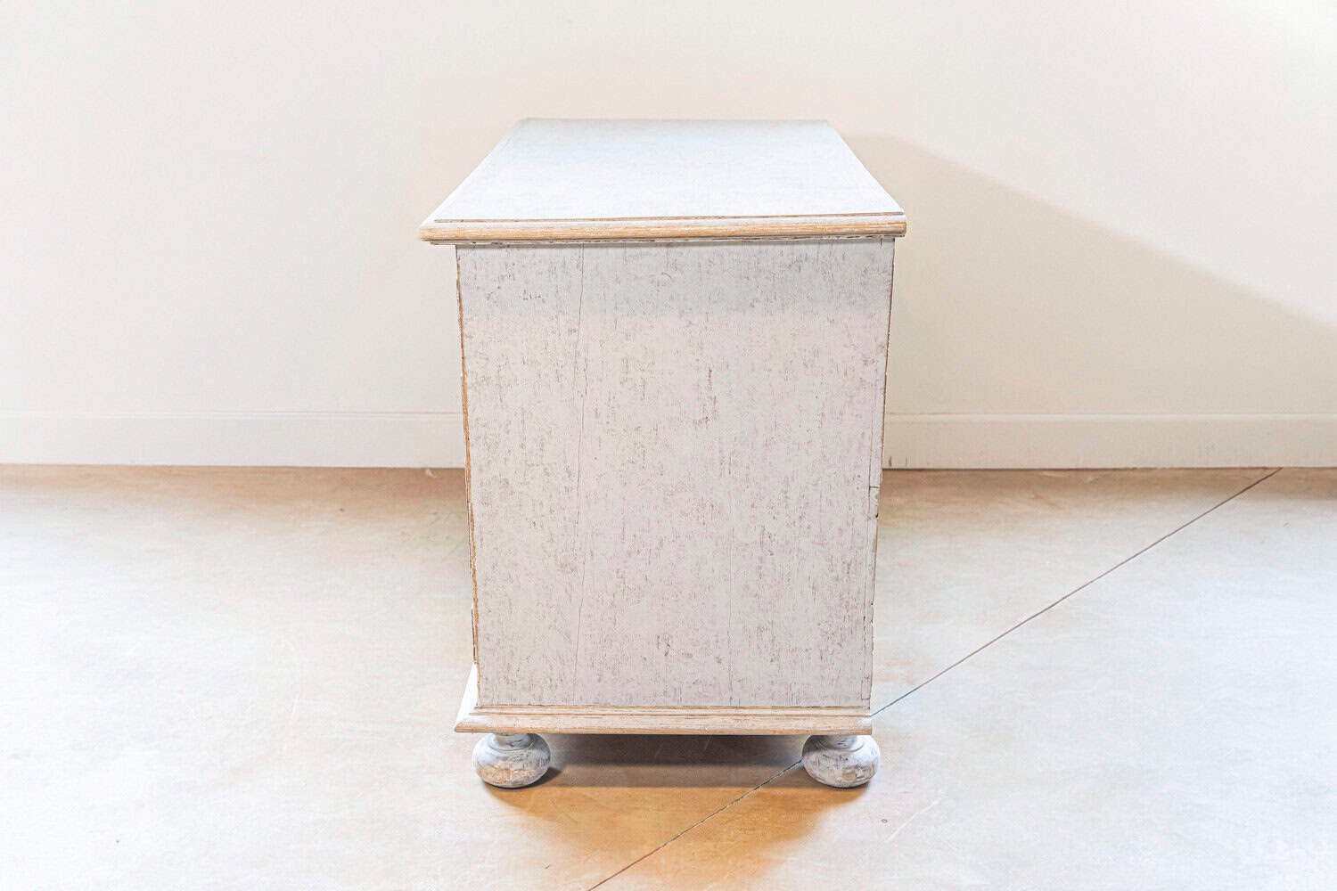 Swedish Baroque, 1740s Painted Buffet with Carved Doors and Pullout Drawer - JAA