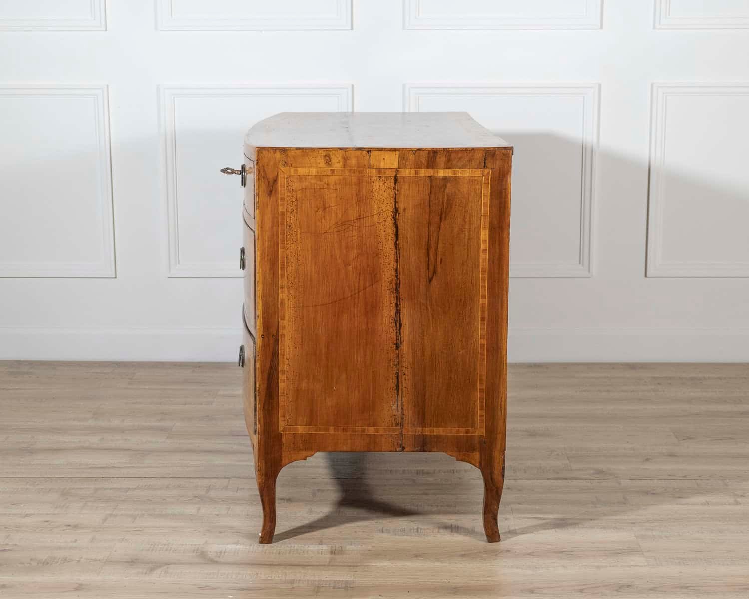 Venetian Louis XVI Chest of Drawers in Walnut, 18th Century - JAA