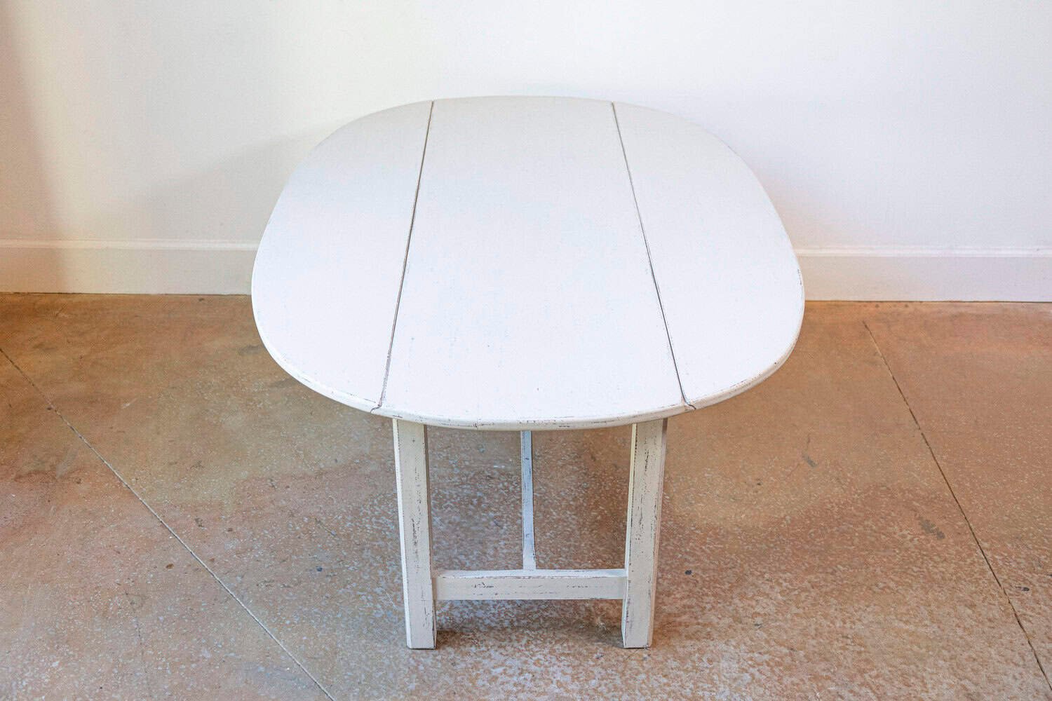 Swedish 1920s Gray Painted Drop Leaf Coffee Table with Oval Top and Stretcher - JAA