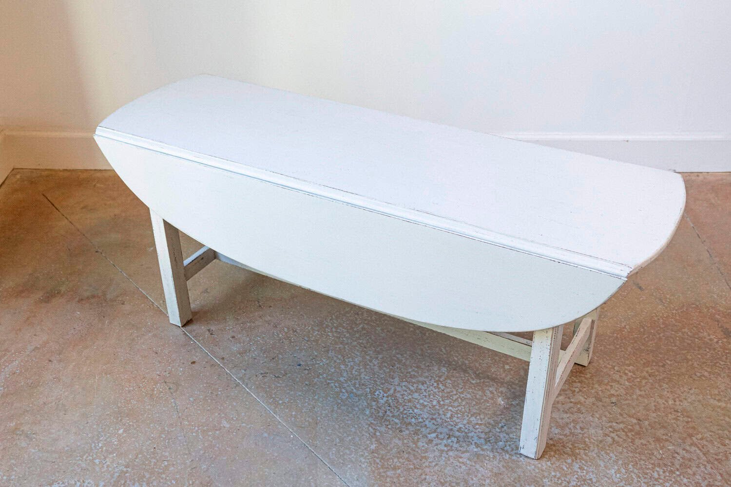 Swedish 1920s Gray Painted Drop Leaf Coffee Table with Oval Top and Stretcher - JAA