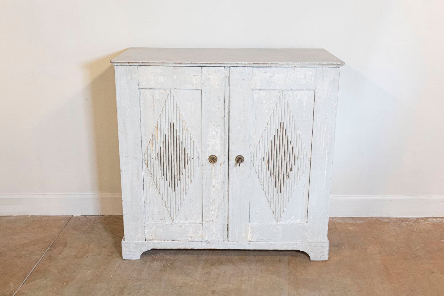 Swedish Gustavian Period 1810s Dove Gray Painted Sideboard with Diamond Motifs - JAA
