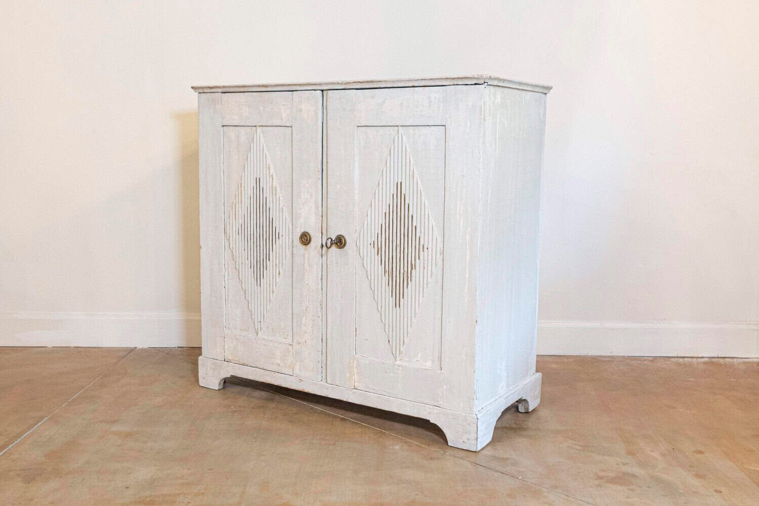 Swedish Gustavian Period 1810s Dove Gray Painted Sideboard with Diamond Motifs - JAA