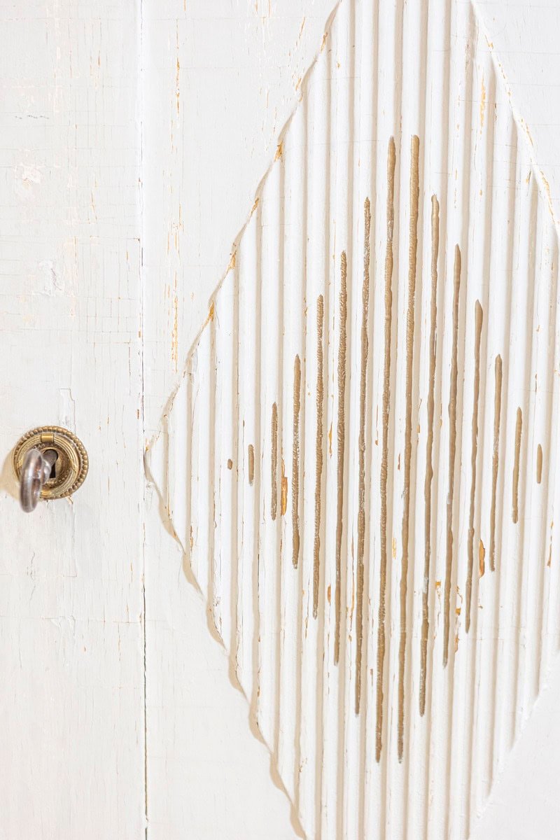 Swedish Gustavian Period 1810s Dove Gray Painted Sideboard with Diamond Motifs - JAA