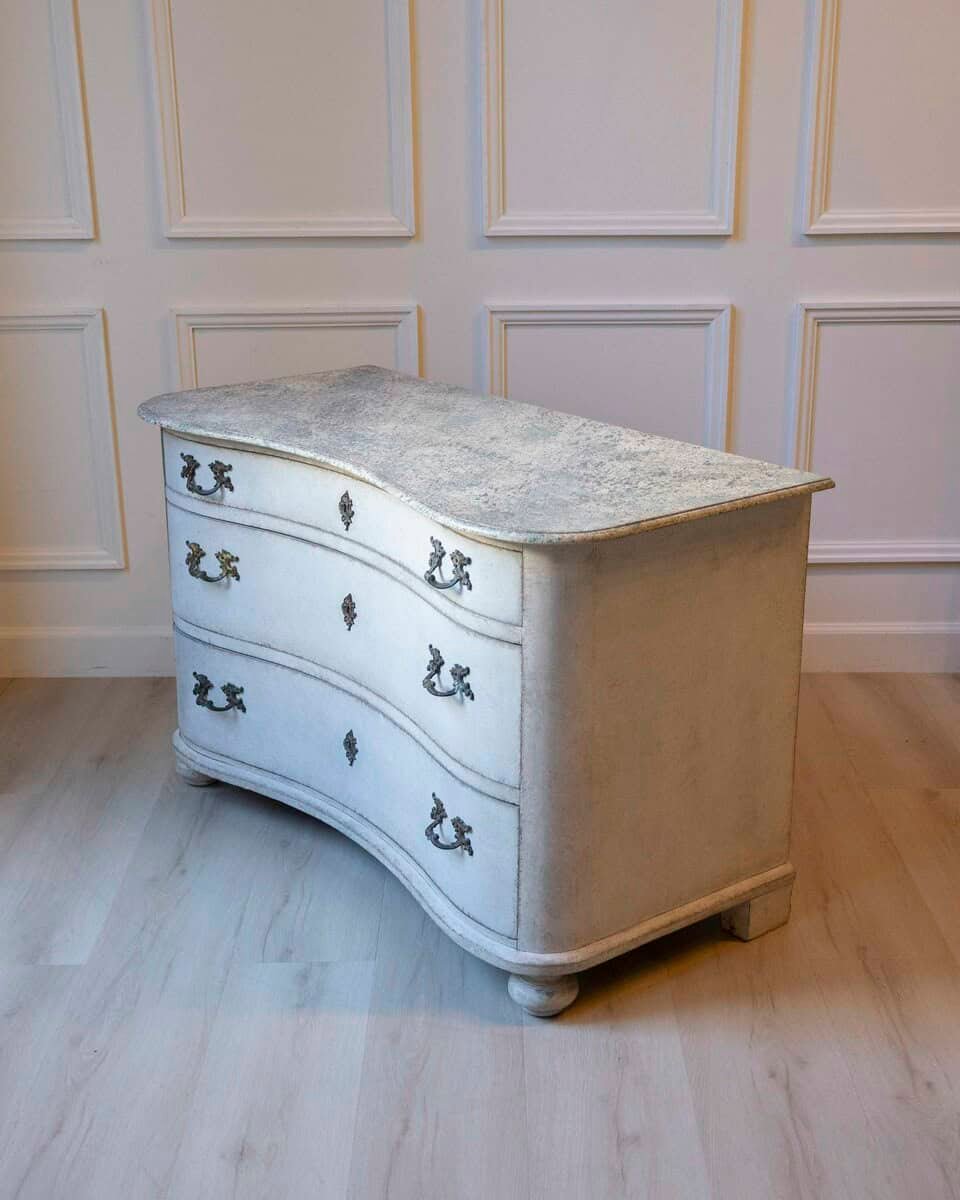 Swedish Baroque Style 19th Century Gray Serpentine Front Three-Drawer Chest - JAA
