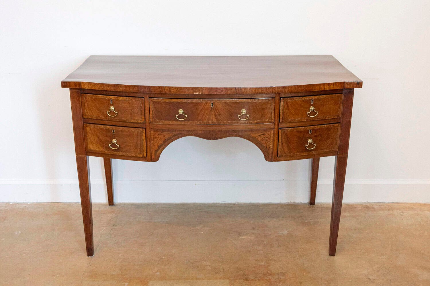 English Victorian 1860s Walnut and Mahogany Bowfront Sideboard with Five Drawers - JAA