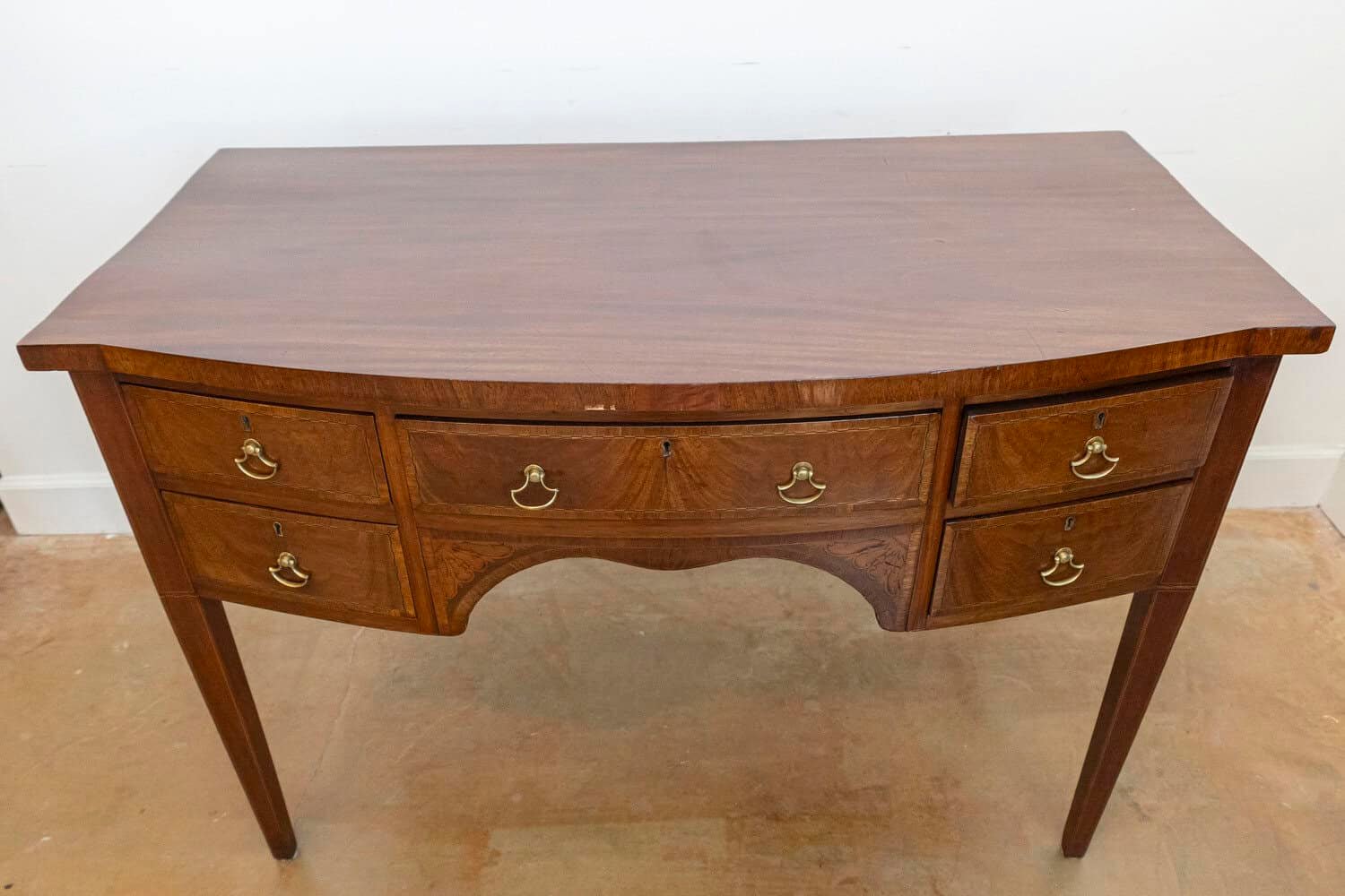 English Victorian 1860s Walnut and Mahogany Bowfront Sideboard with Five Drawers - JAA