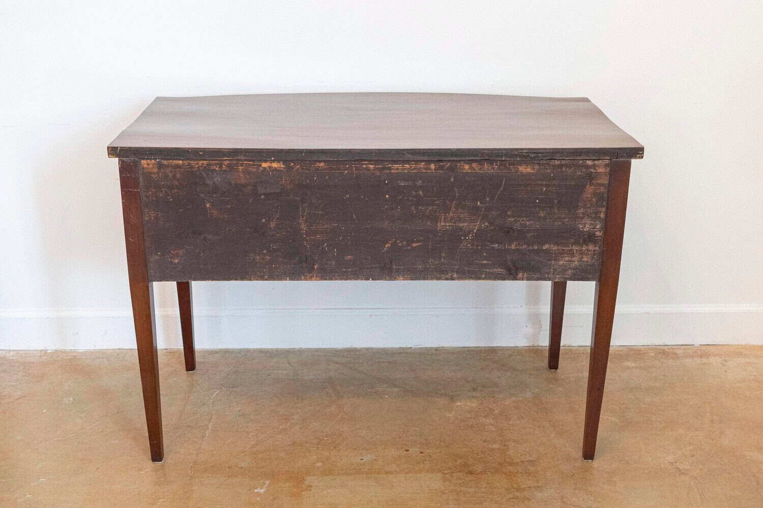 English Victorian 1860s Walnut and Mahogany Bowfront Sideboard with Five Drawers - JAA