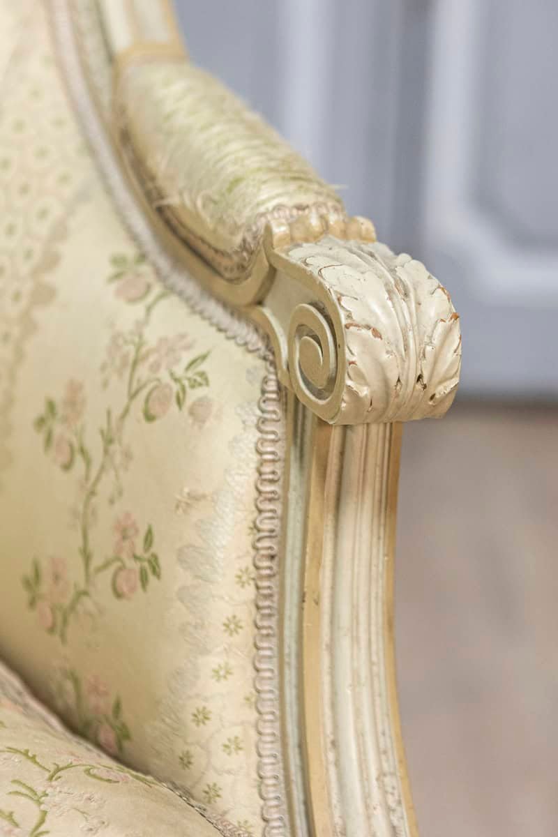 Pair of French Louis XVI Style 1900s Painted and Carved Bergères à Oreilles - JAA