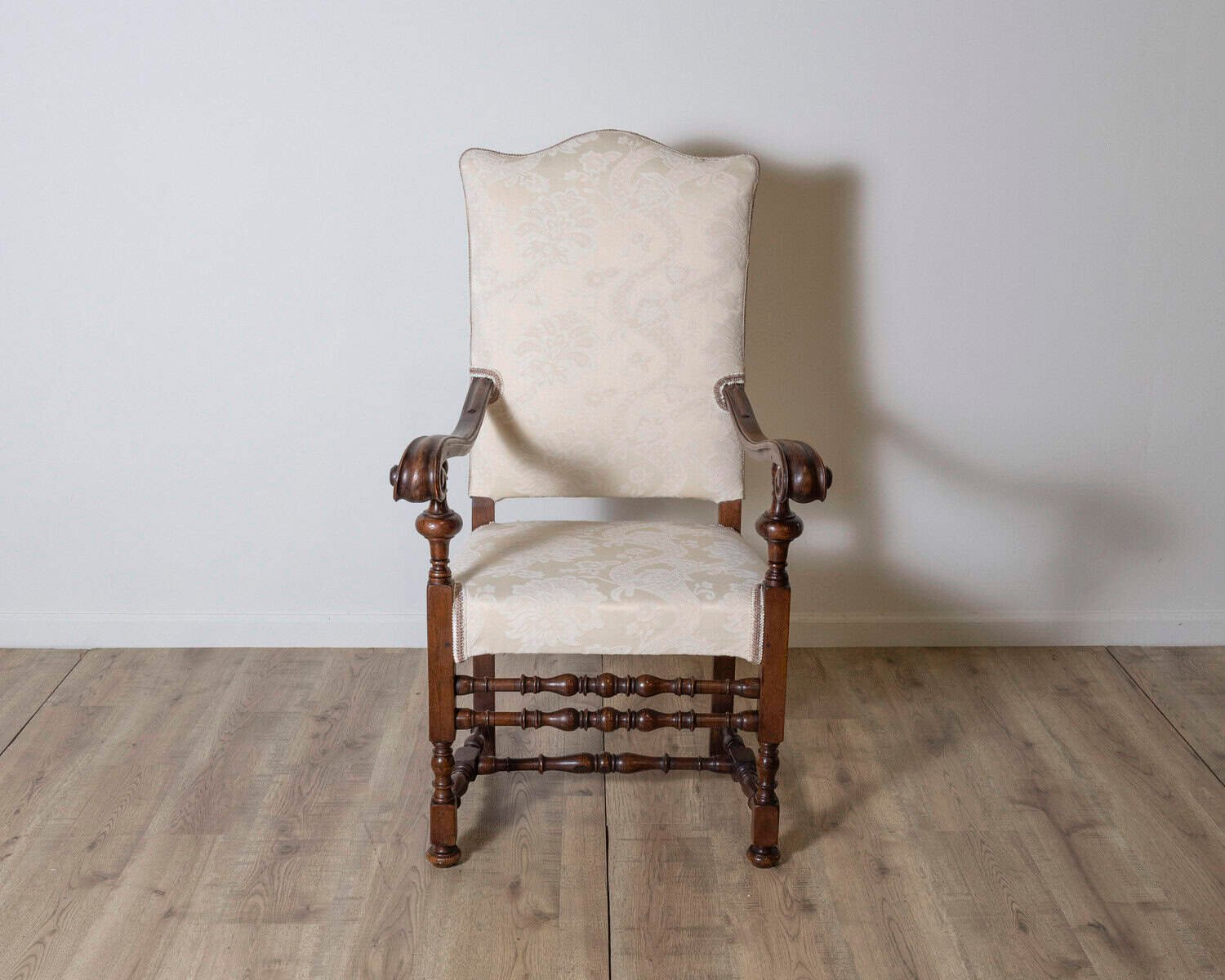 Walnut Armchair, Tuscany, 18th Century - JAA