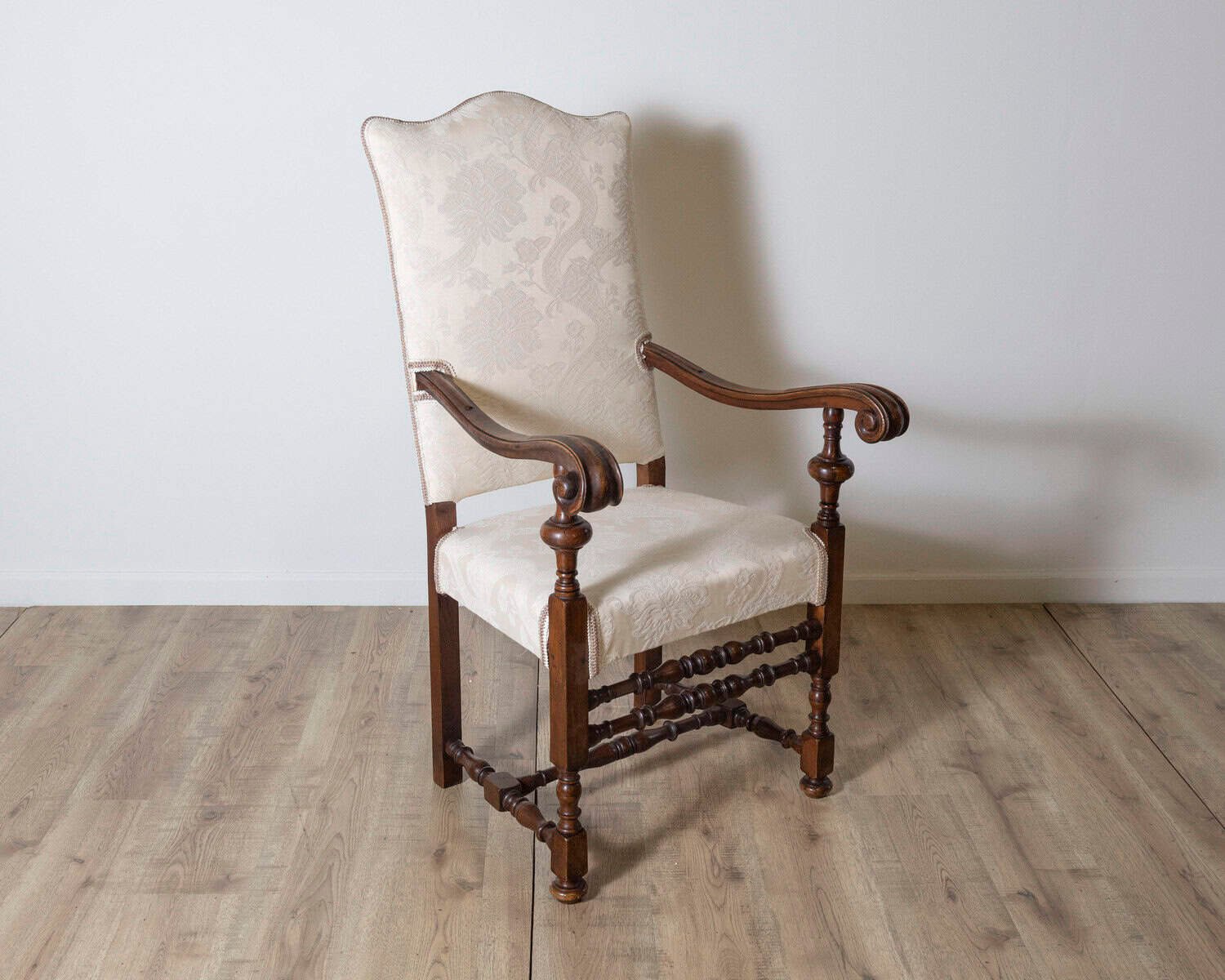 Walnut Armchair, Tuscany, 18th Century - JAA