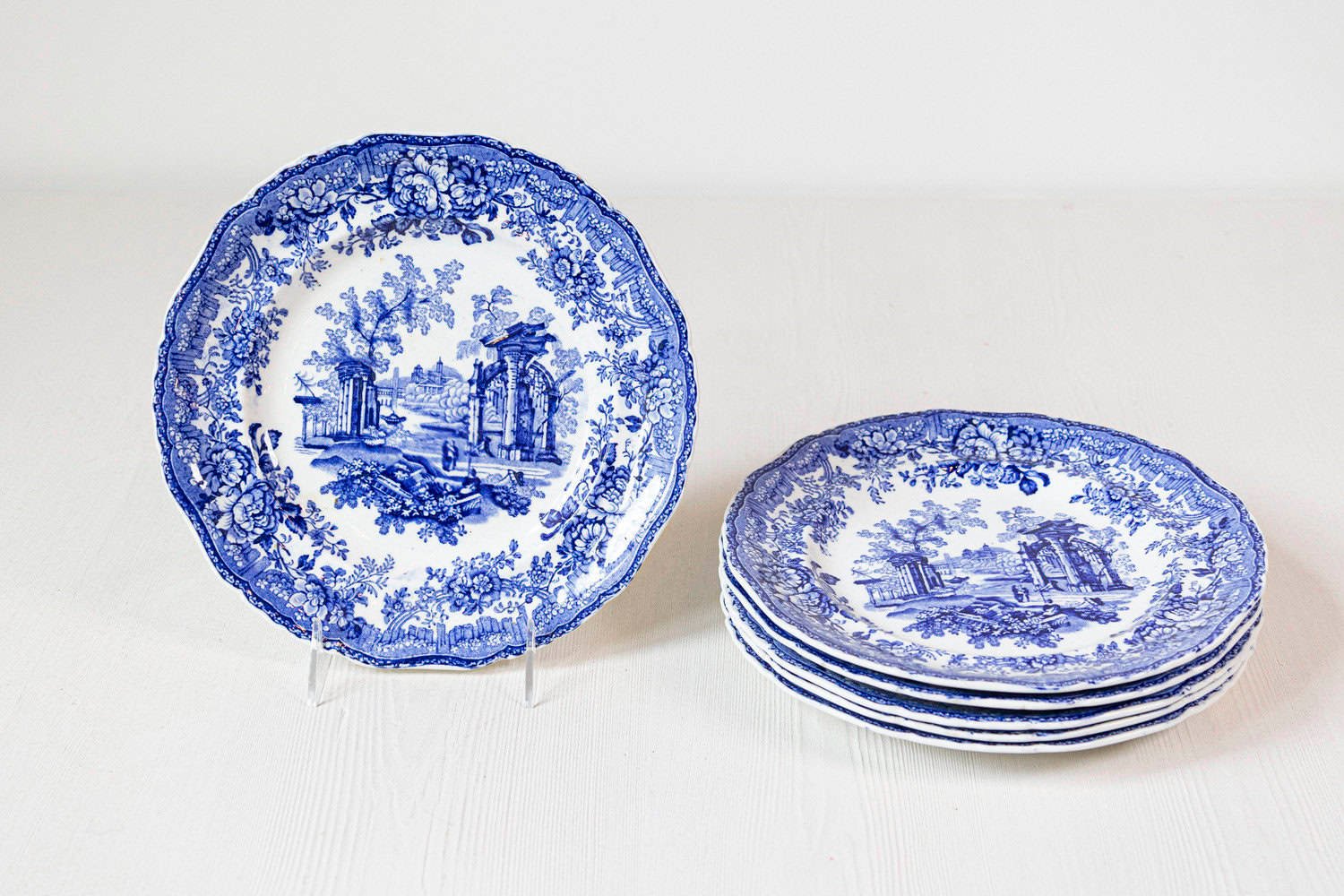 English 19th Century Transfer Blue and White Plates with Ruins and Floral Décor - JAA