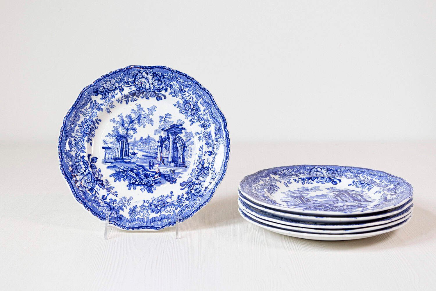 English 19th Century Transfer Blue and White Plates with Ruins and Floral Décor - JAA