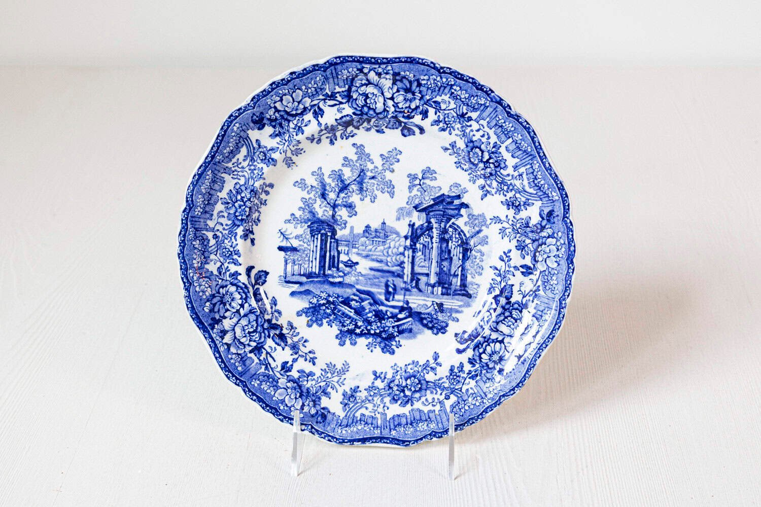 English 19th Century Transfer Blue and White Plates with Ruins and Floral Décor - JAA