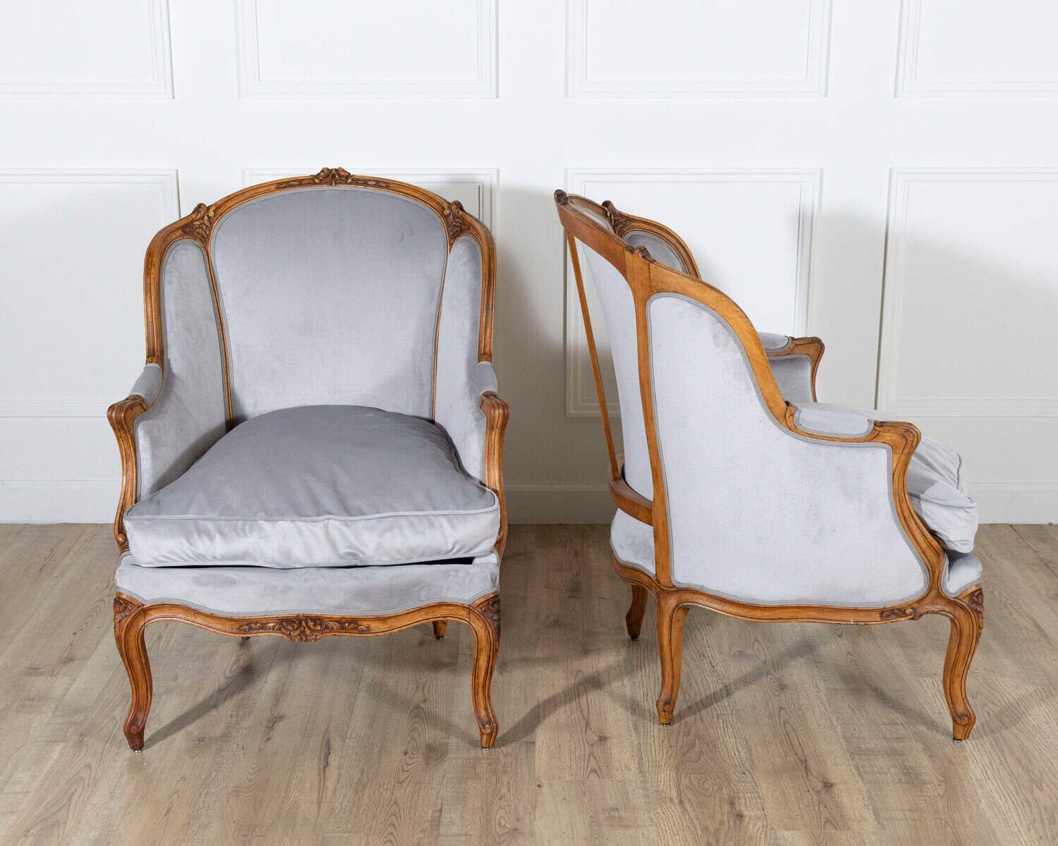 Pair of Louis XV-Style Beech Gondola Armchairs in Gray Velvet, 20th Century - JAA
