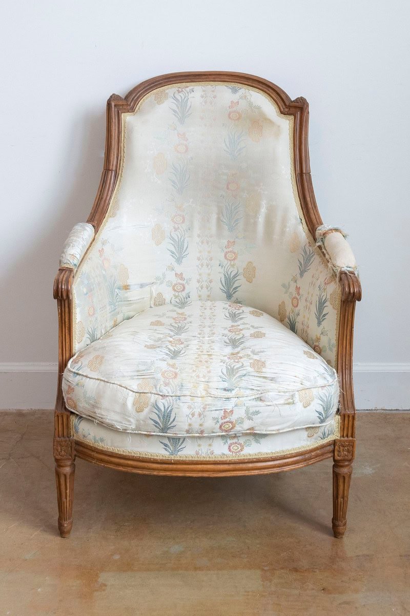 French Louis XVI Period Late 18th Century Walnut Bergère Chair with Curving Back - JAA
