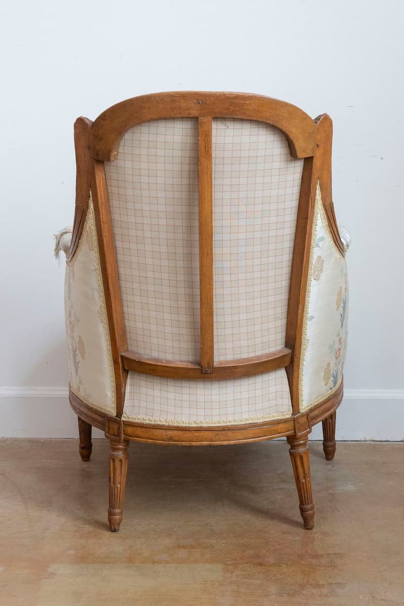 French Louis XVI Period Late 18th Century Walnut Bergère Chair with Curving Back - JAA