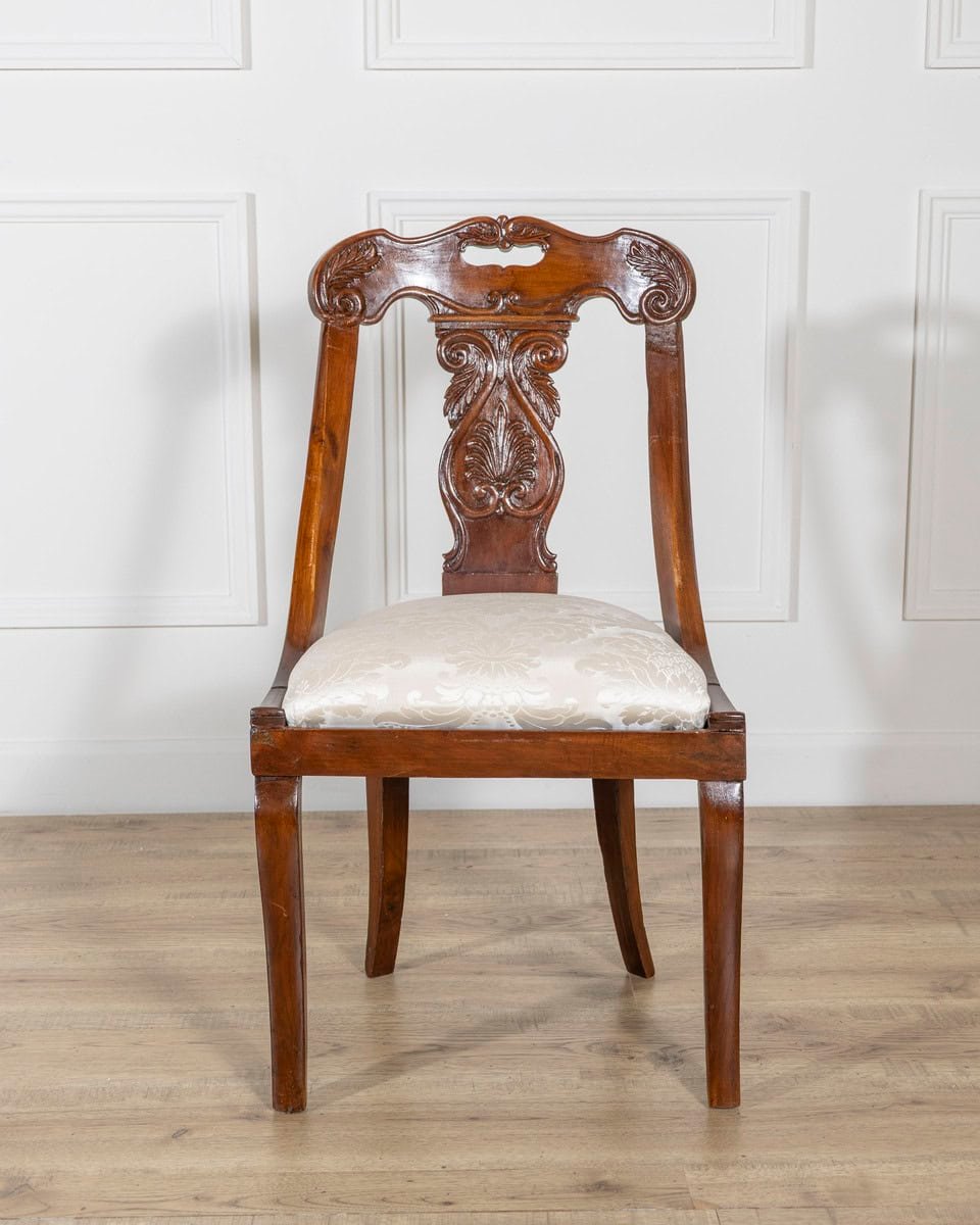 Set of Four 19th-Century Lombard Gondola Chairs in Carved Walnut - JAA