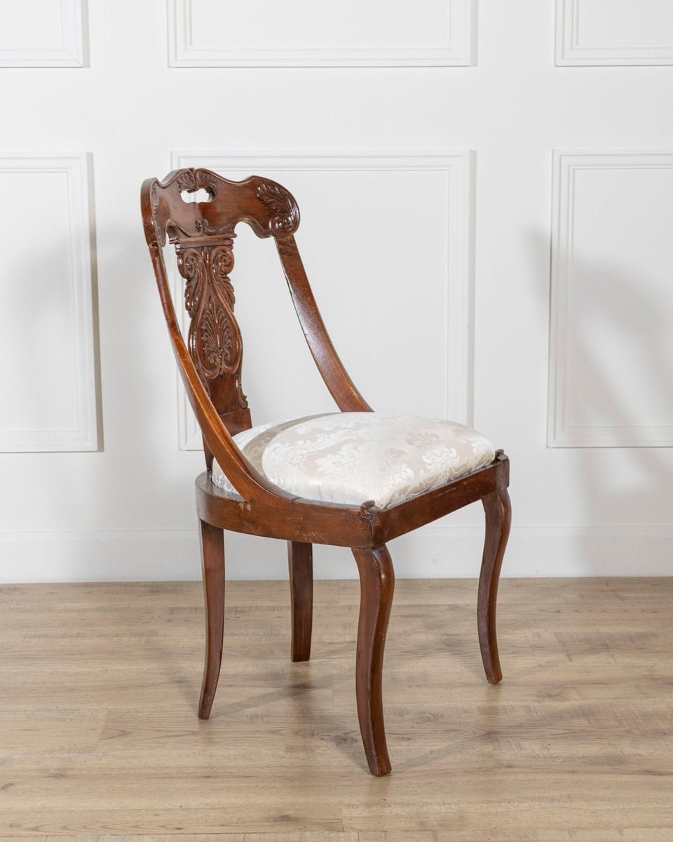 Set of Four 19th-Century Lombard Gondola Chairs in Carved Walnut - JAA