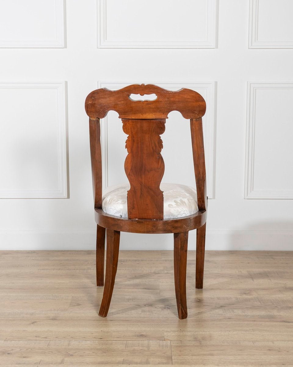 Set of Four 19th-Century Lombard Gondola Chairs in Carved Walnut - JAA