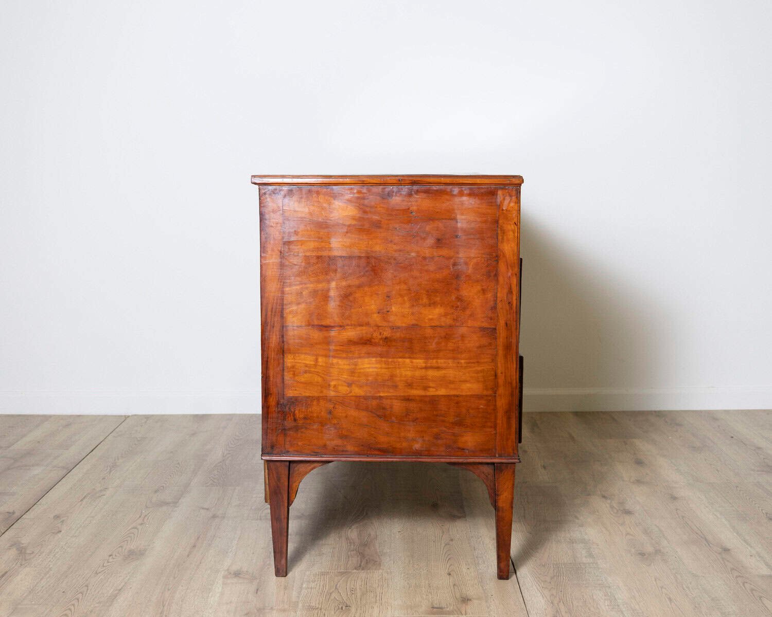 18th-century Italian cherrywood chest of drawers from Venice - JAA