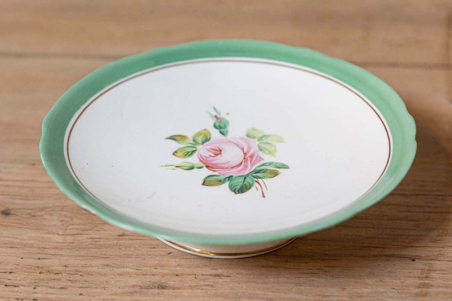 English Victorian 1880s Floral Compote with Pink Roses, Green and Gold Trim - JAA