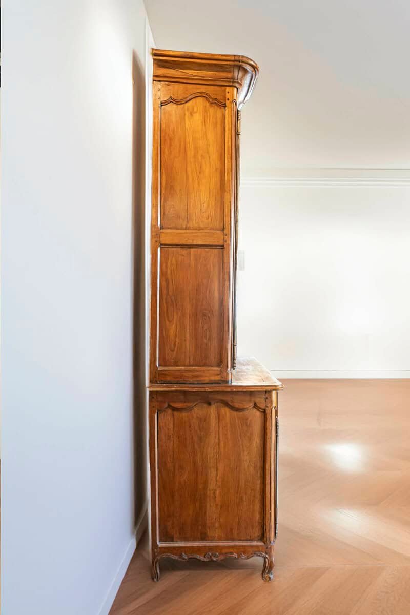 French Louis XV Period 1750s Cherry Buffet à Deux-Corps with C-Scroll Motifs - JAA