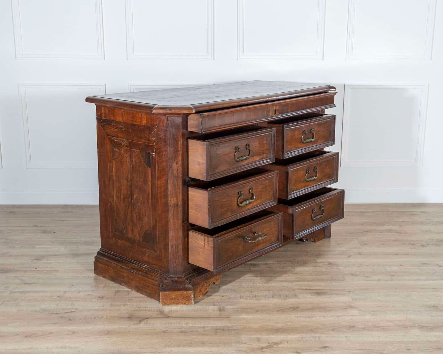 17th-Century Tuscan Walnut Chest of Drawers with Maple Inlay - JAA