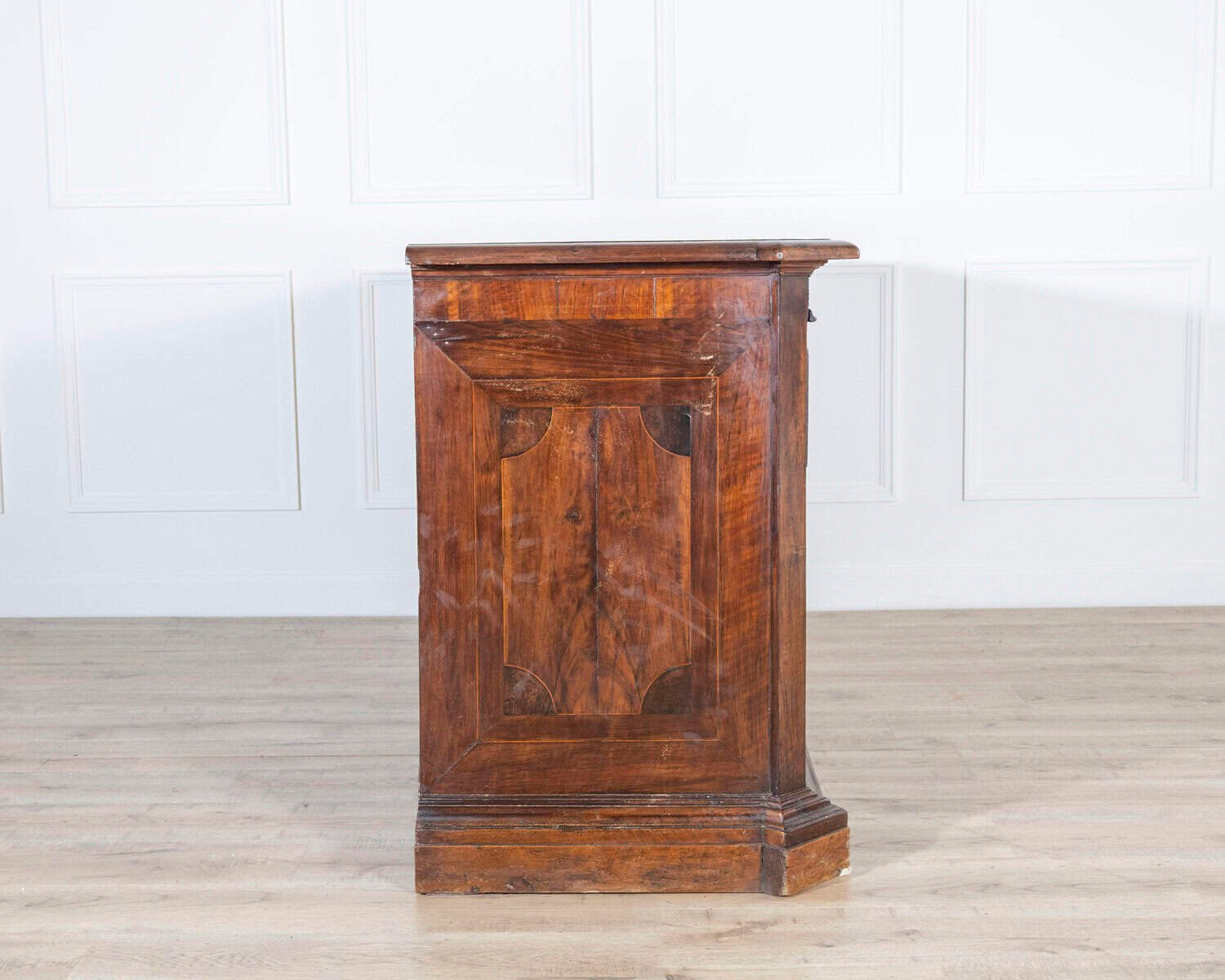 17th-Century Tuscan Walnut Chest of Drawers with Maple Inlay - JAA