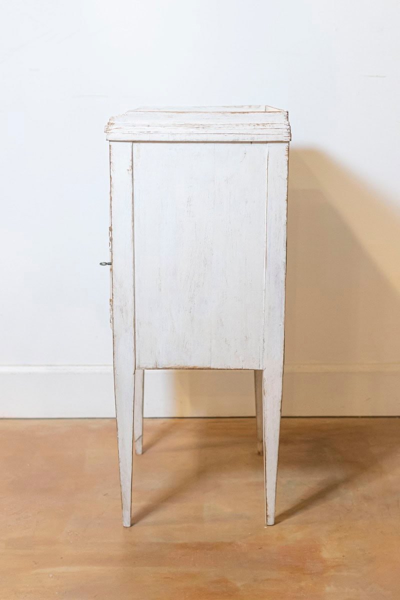 Swedish 19th Century Gray Cream Painted Nightstand with Drawer and Double Doors - JAA