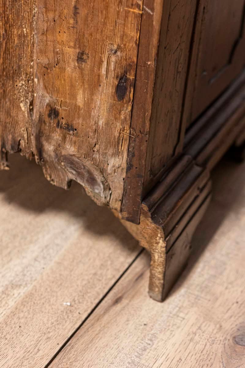 Italian 1700s Walnut Credenza with Four Drawers, Four Doors and Pilasters - JAA