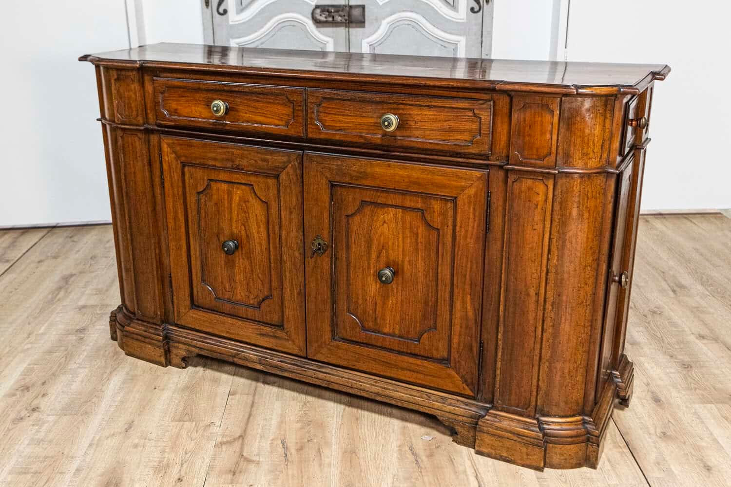 Italian 1700s Walnut Credenza with Four Drawers, Four Doors and Pilasters - JAA