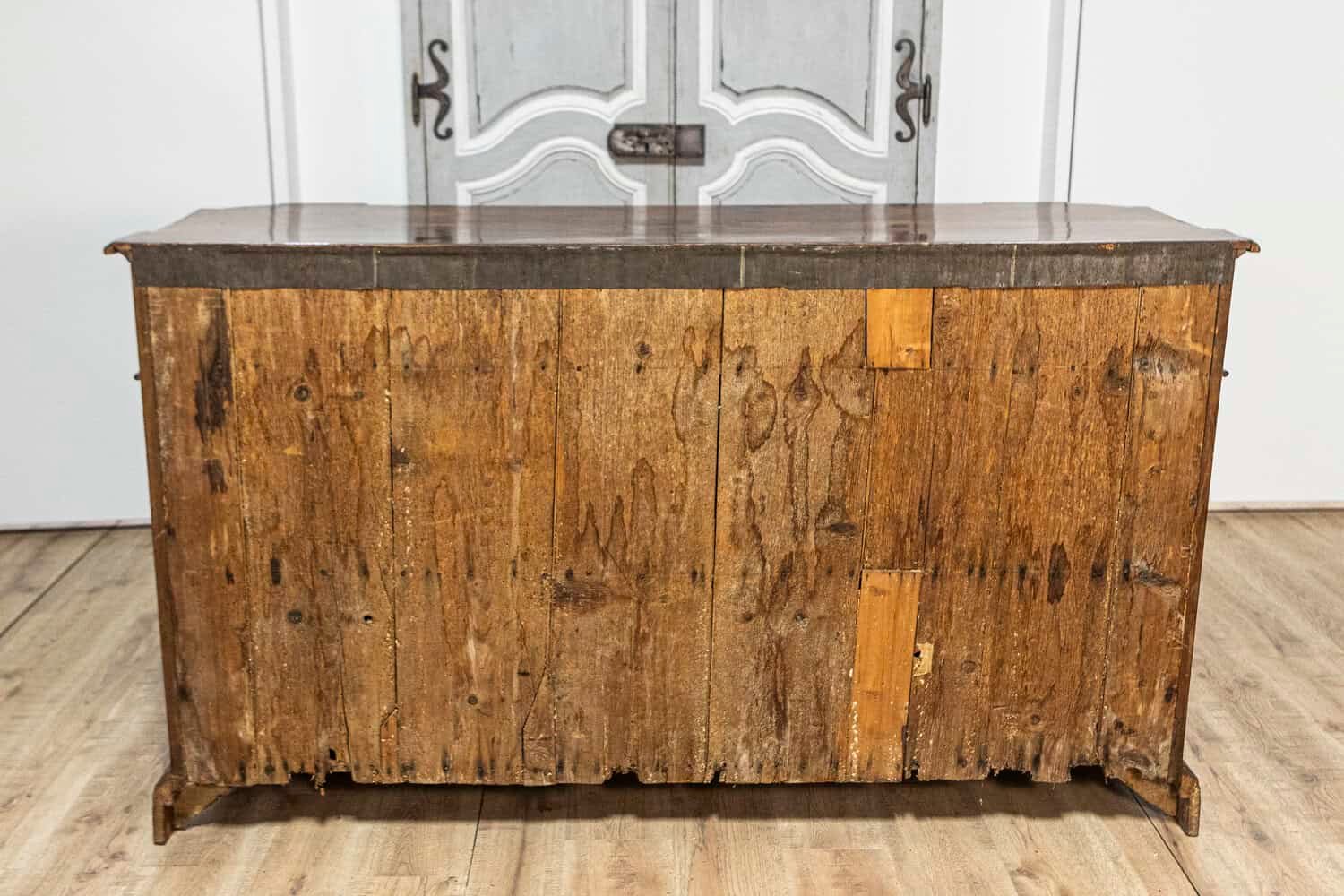 Italian 1700s Walnut Credenza with Four Drawers, Four Doors and Pilasters - JAA