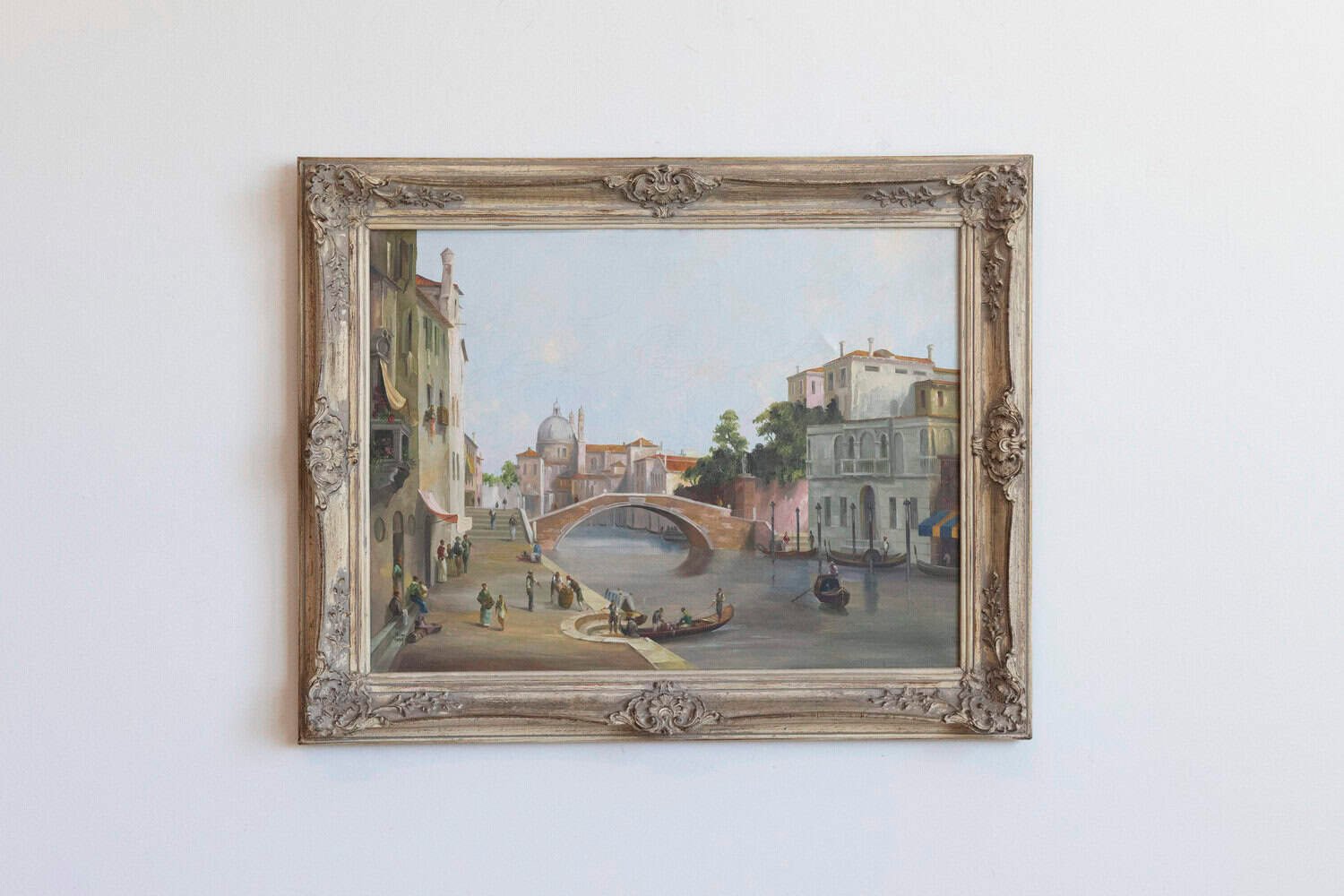 English 19th Century Oil Painting Depicting a Venetian Scene in Carved Frame - JAA