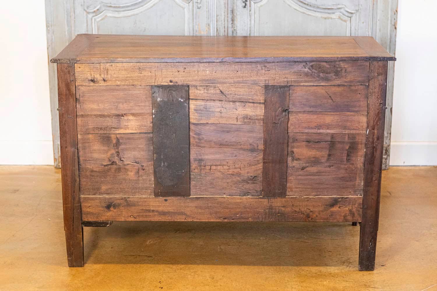French 1890s Louis XVI Style Three-Drawer Commode with Rounded Fluted Side Posts - JAA