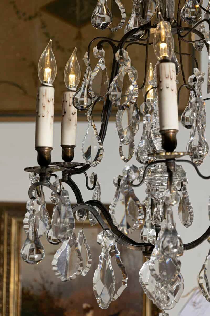 French 19th Century Six-Light Brass Chandelier with Pendeloques and Teardrops - JAA