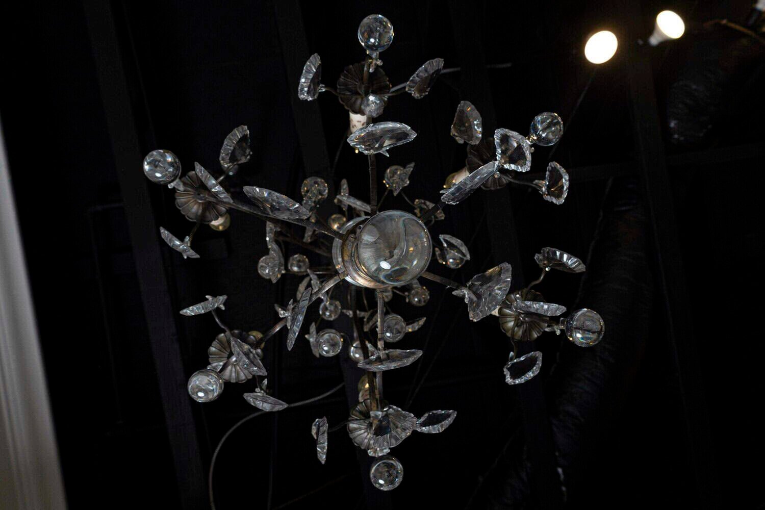 French 19th Century Six-Light Brass Chandelier with Pendeloques and Teardrops - JAA