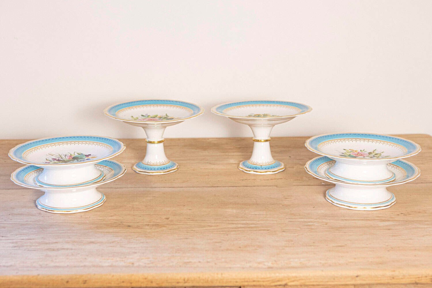 English 19th Century Turquoise and White Floral Painted Faience Serving Piece - JAA