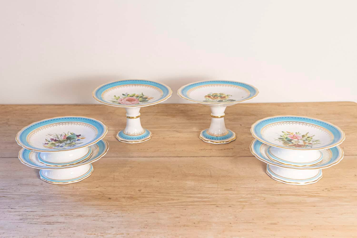 English 19th Century Turquoise and White Floral Painted Faience Serving Piece - JAA