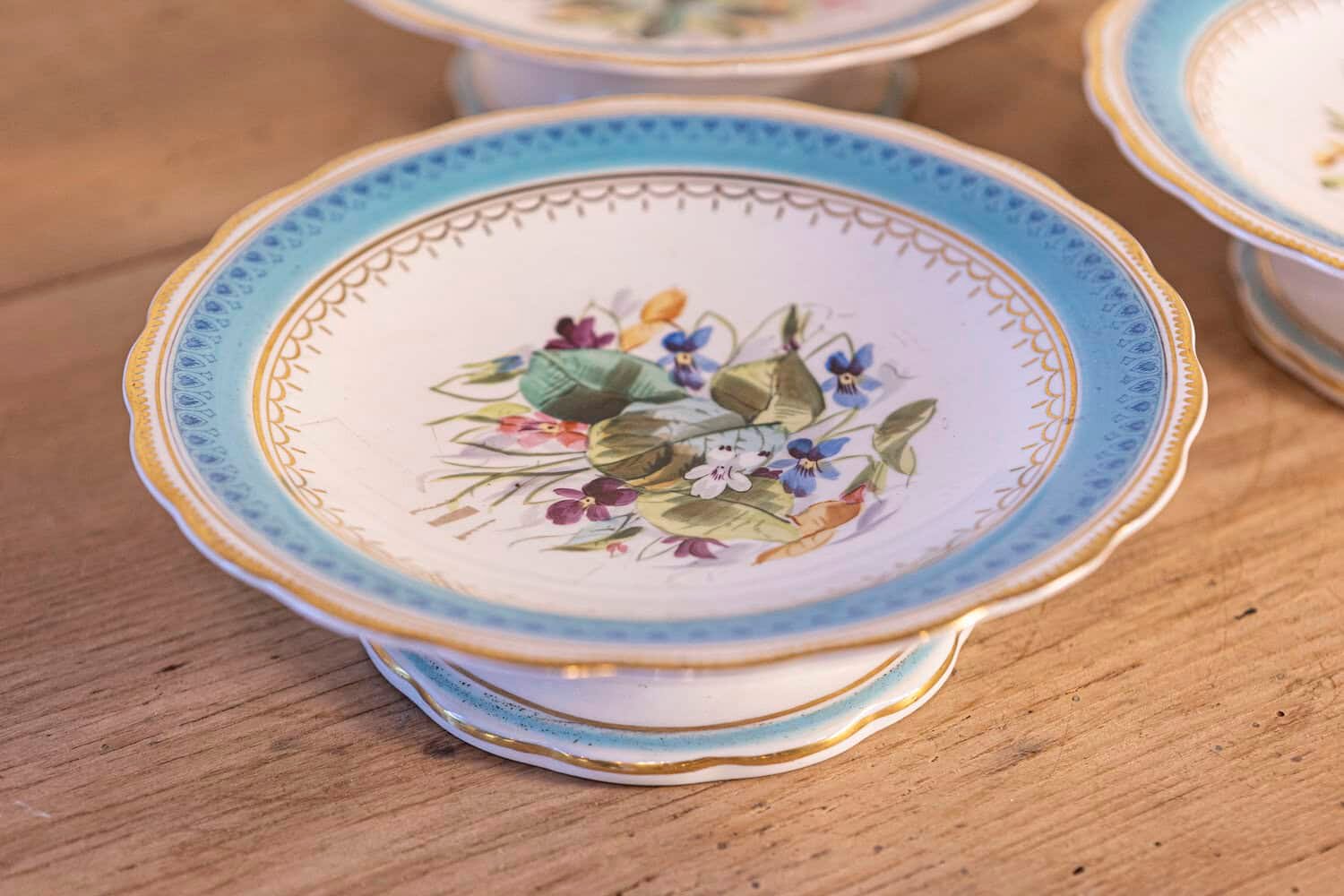 English 19th Century Turquoise and White Floral Painted Faience Serving Piece - JAA